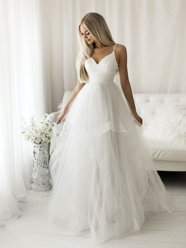 Robe de soirée col V avec tulle EN blanc